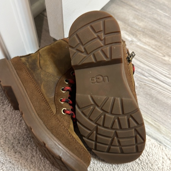 Girls Ugg boots - Picture 4 of 5